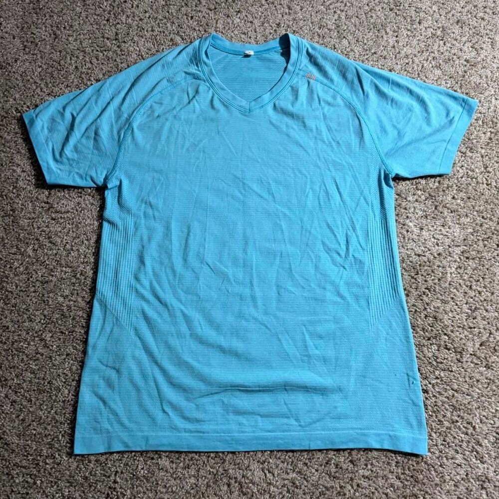 Lululemon Metal Vent Tech V-Neck Shirt Men’s Medium Blue Athletic Workout Tee